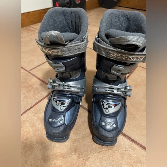 Nordica T-Tech 10W Women’s Ski Boots – Size 7.5 – Adjustable Fit – Gray/Blue - Picture 1 of 7